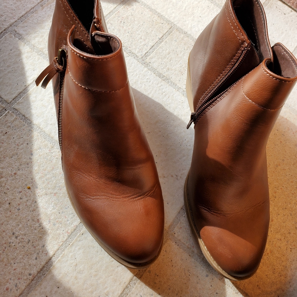 Brown Arizona booties size 8.5
